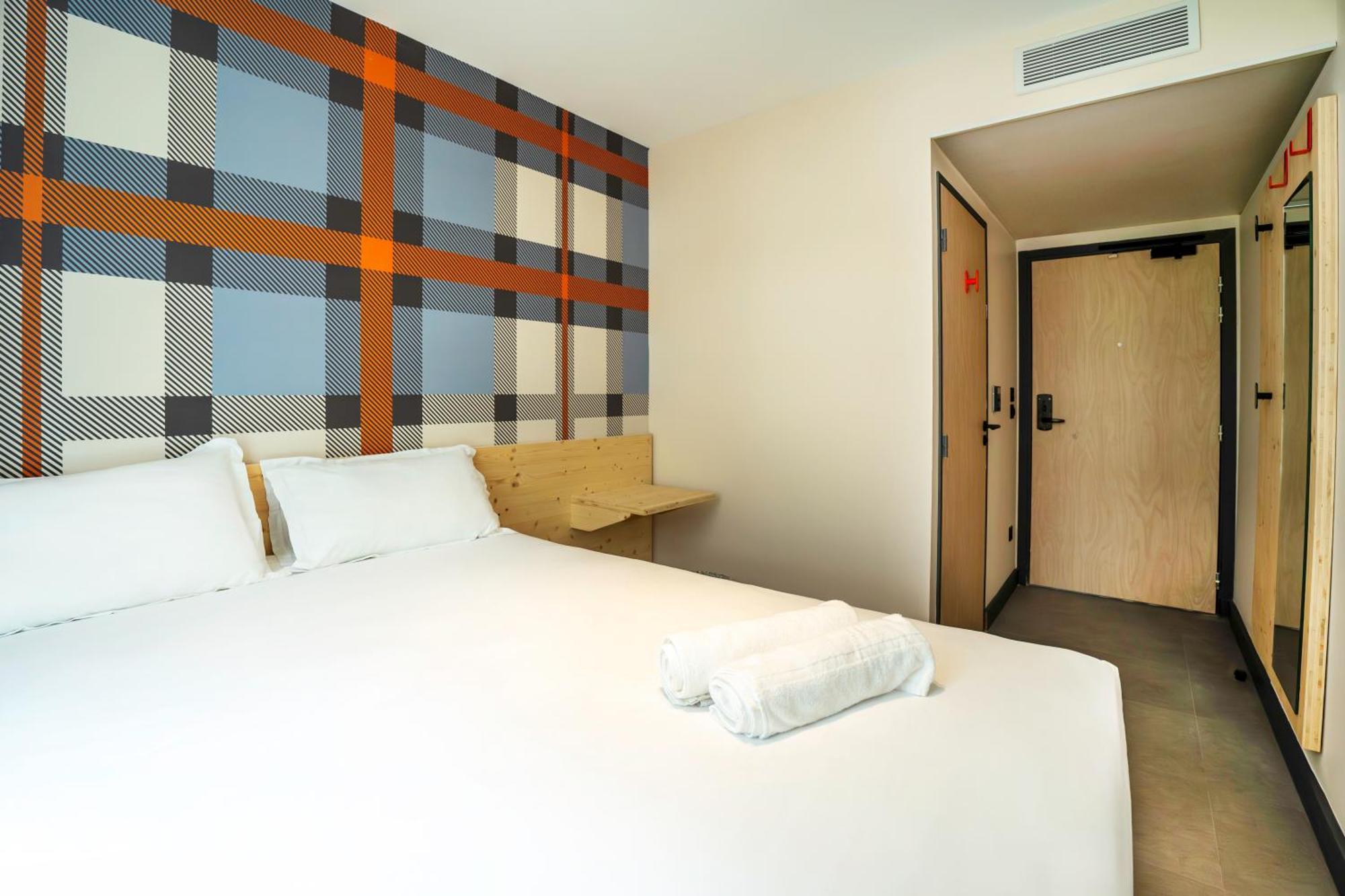 Easyhotel Marseille Euromed Zewnętrze zdjęcie